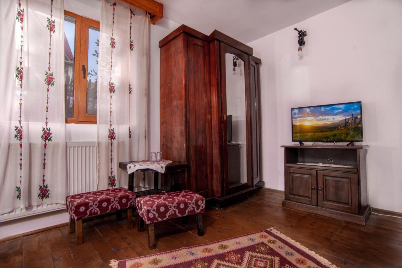 Surasul Muntelui Apartment Dragoslavele Luaran gambar