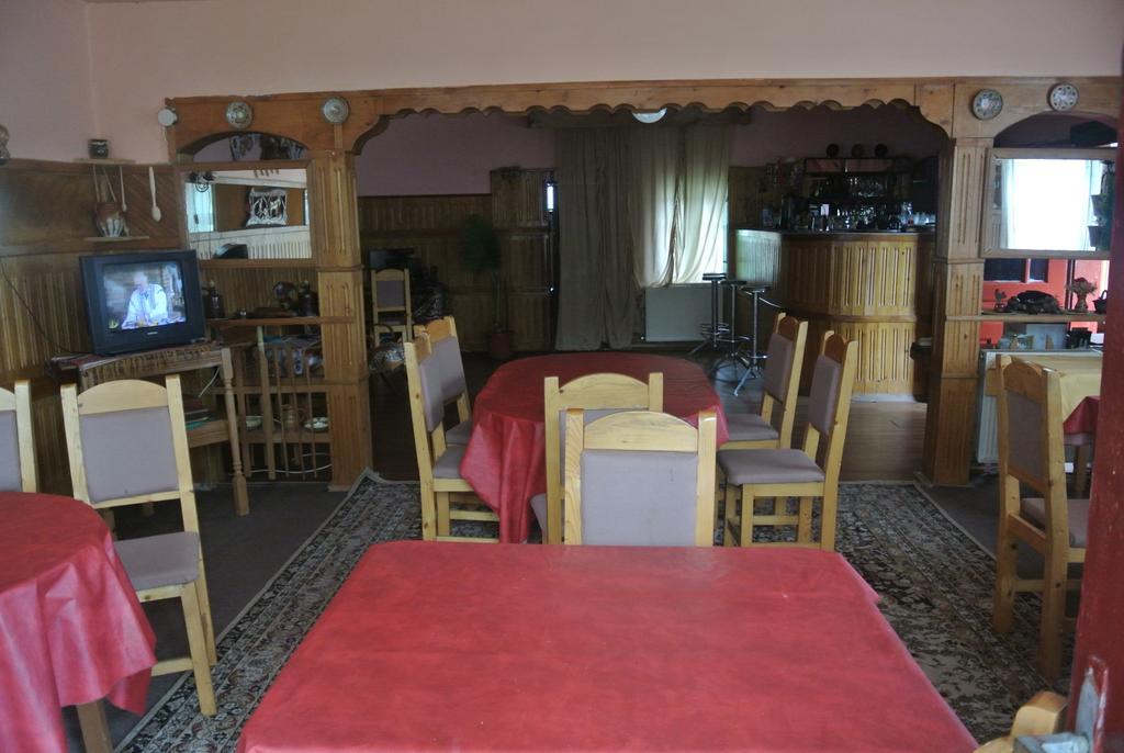 Surasul Muntelui Apartment Dragoslavele Luaran gambar